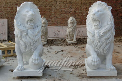 Outdoor white marble roaring lion statues with ball for lawn ornaments