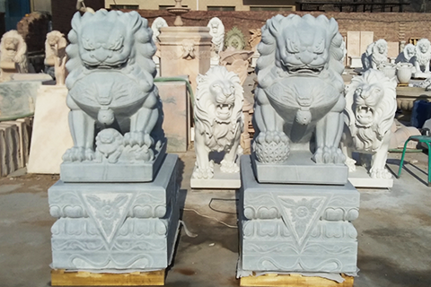 White-marble-foo-dogs-Chinese-stone-lion-statues-in-pairs-for-front-porch